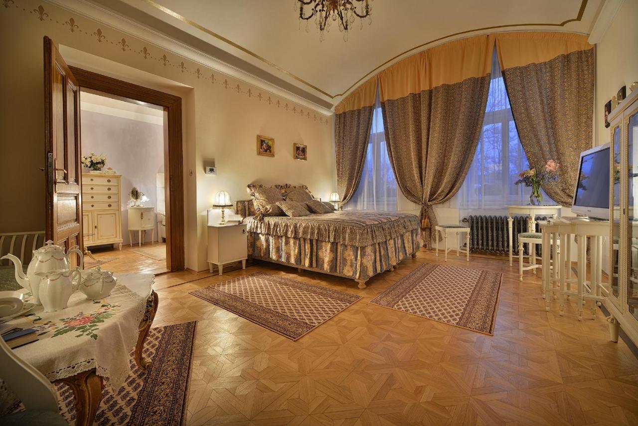 Apartman Dalia Janackovo Nabrezi Prag Exteriör bild
