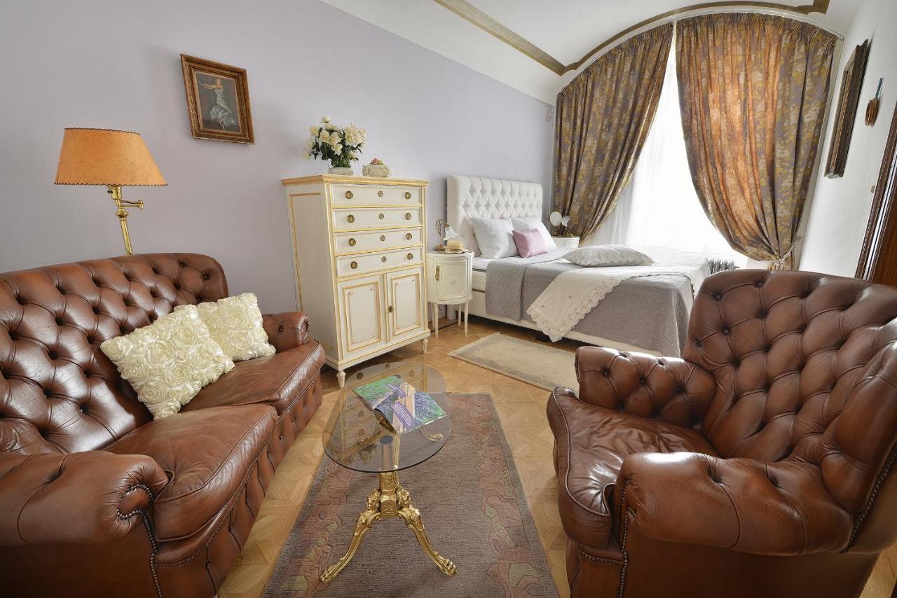 Apartman Dalia Janackovo Nabrezi Prag Exteriör bild