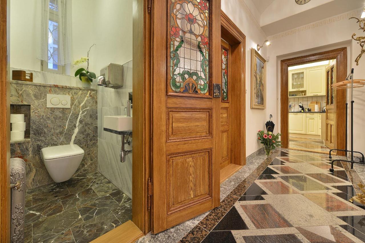 Apartman Dalia Janackovo Nabrezi Prag Exteriör bild
