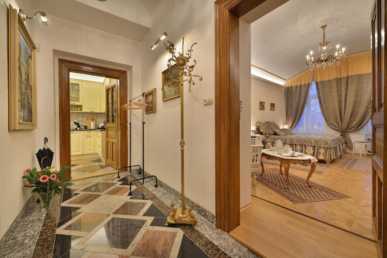 Apartman Dalia Janackovo Nabrezi Prag Exteriör bild