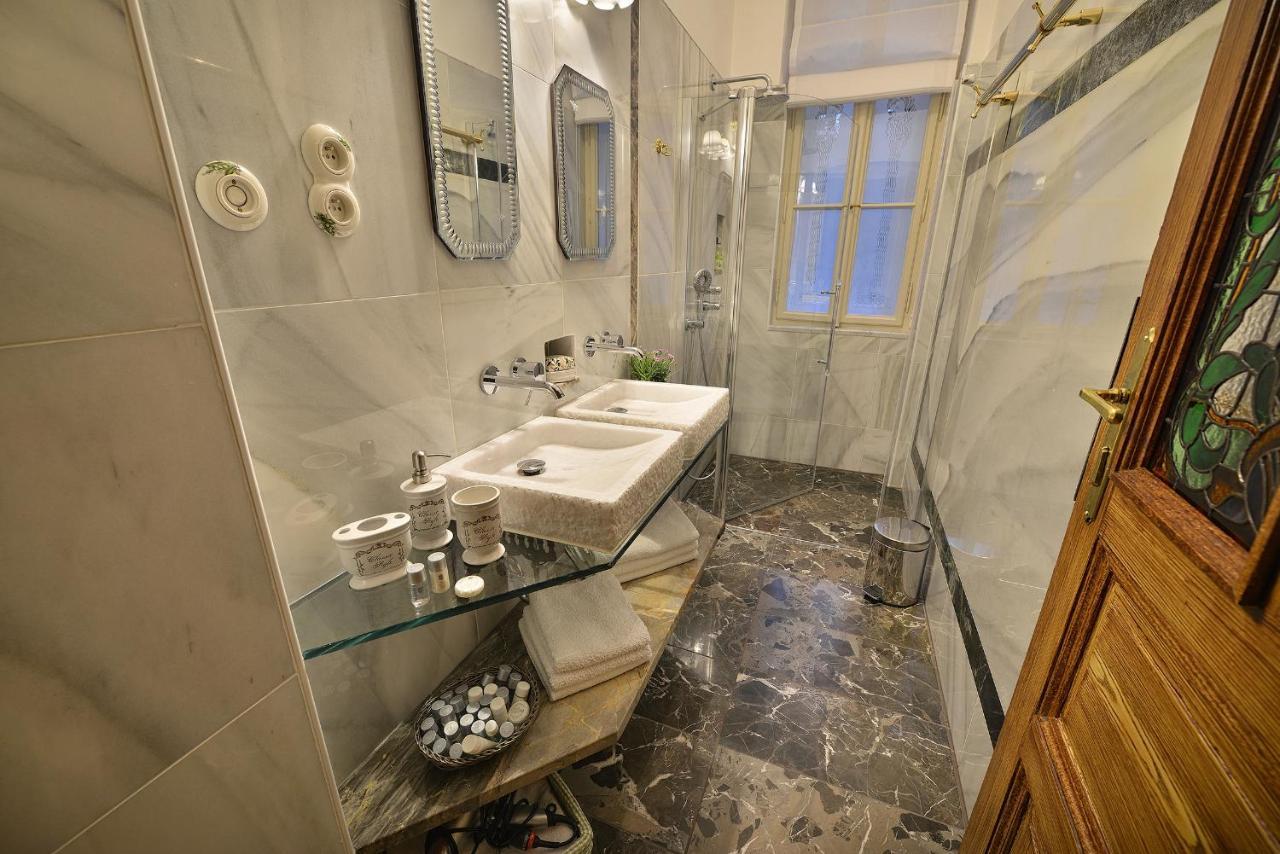 Apartman Dalia Janackovo Nabrezi Prag Exteriör bild