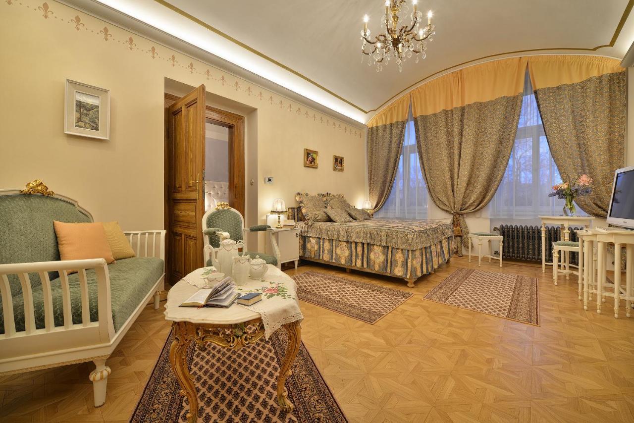 Apartman Dalia Janackovo Nabrezi Prag Exteriör bild