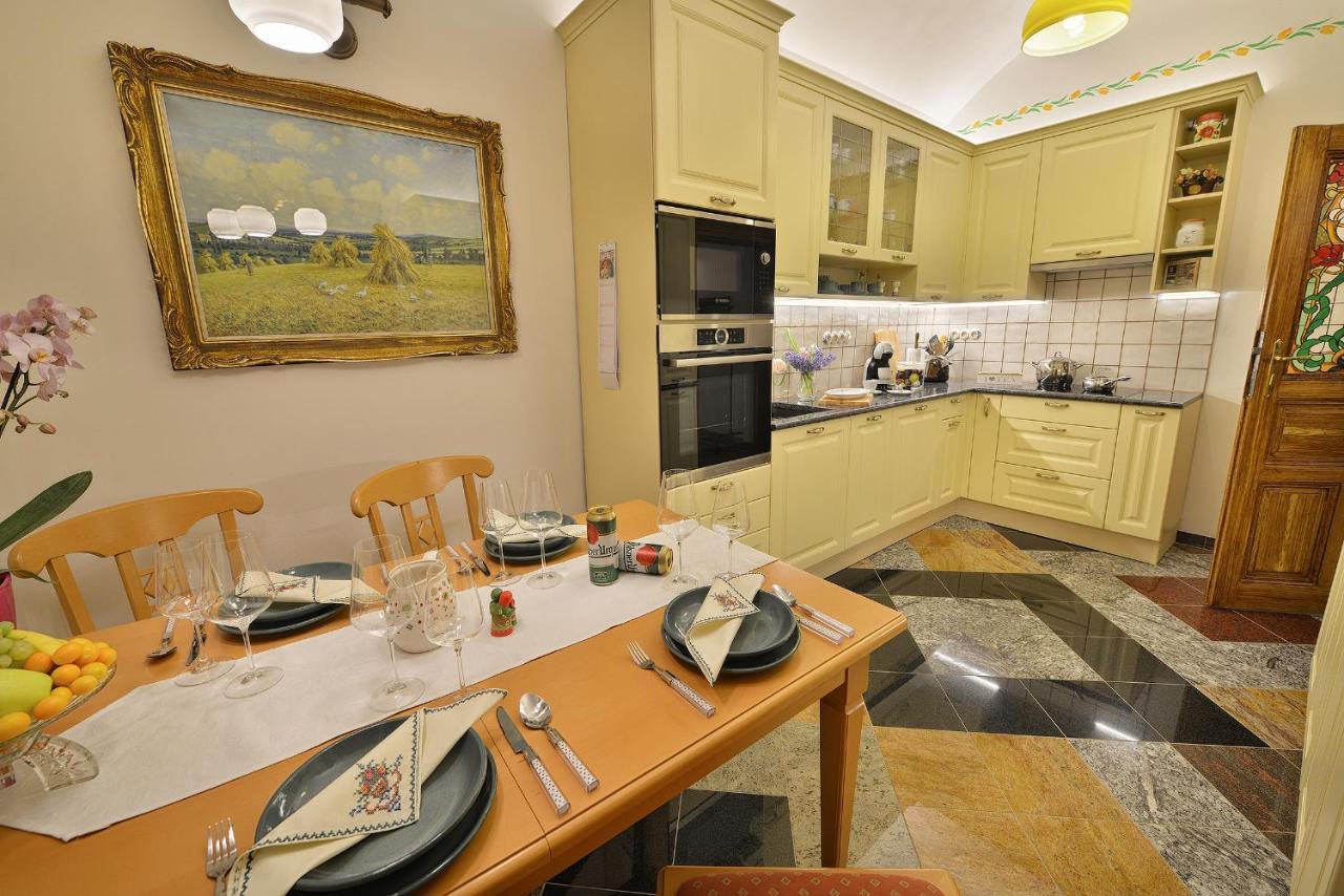Apartman Dalia Janackovo Nabrezi Prag Exteriör bild