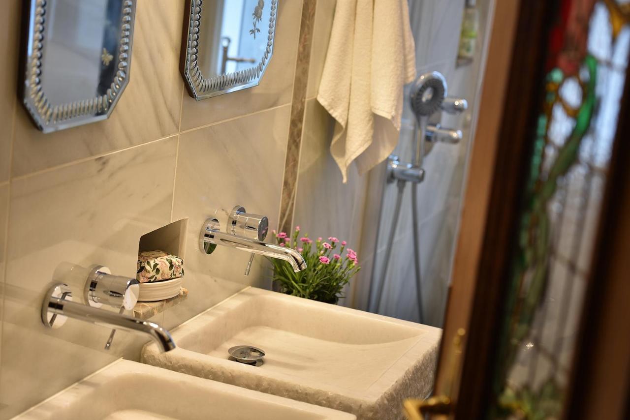 Apartman Dalia Janackovo Nabrezi Prag Exteriör bild