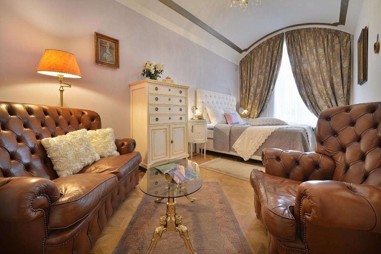 Apartman Dalia Janackovo Nabrezi Prag Exteriör bild