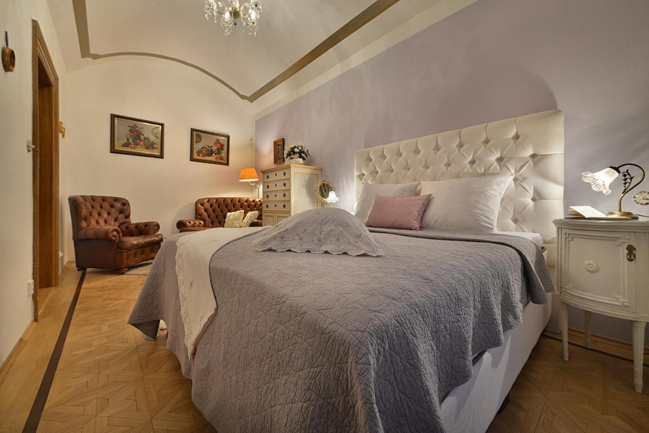 Apartman Dalia Janackovo Nabrezi Prag Exteriör bild