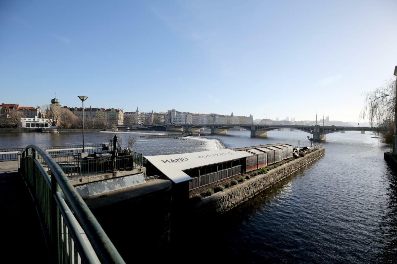 Apartman Dalia Janackovo Nabrezi Prag Exteriör bild
