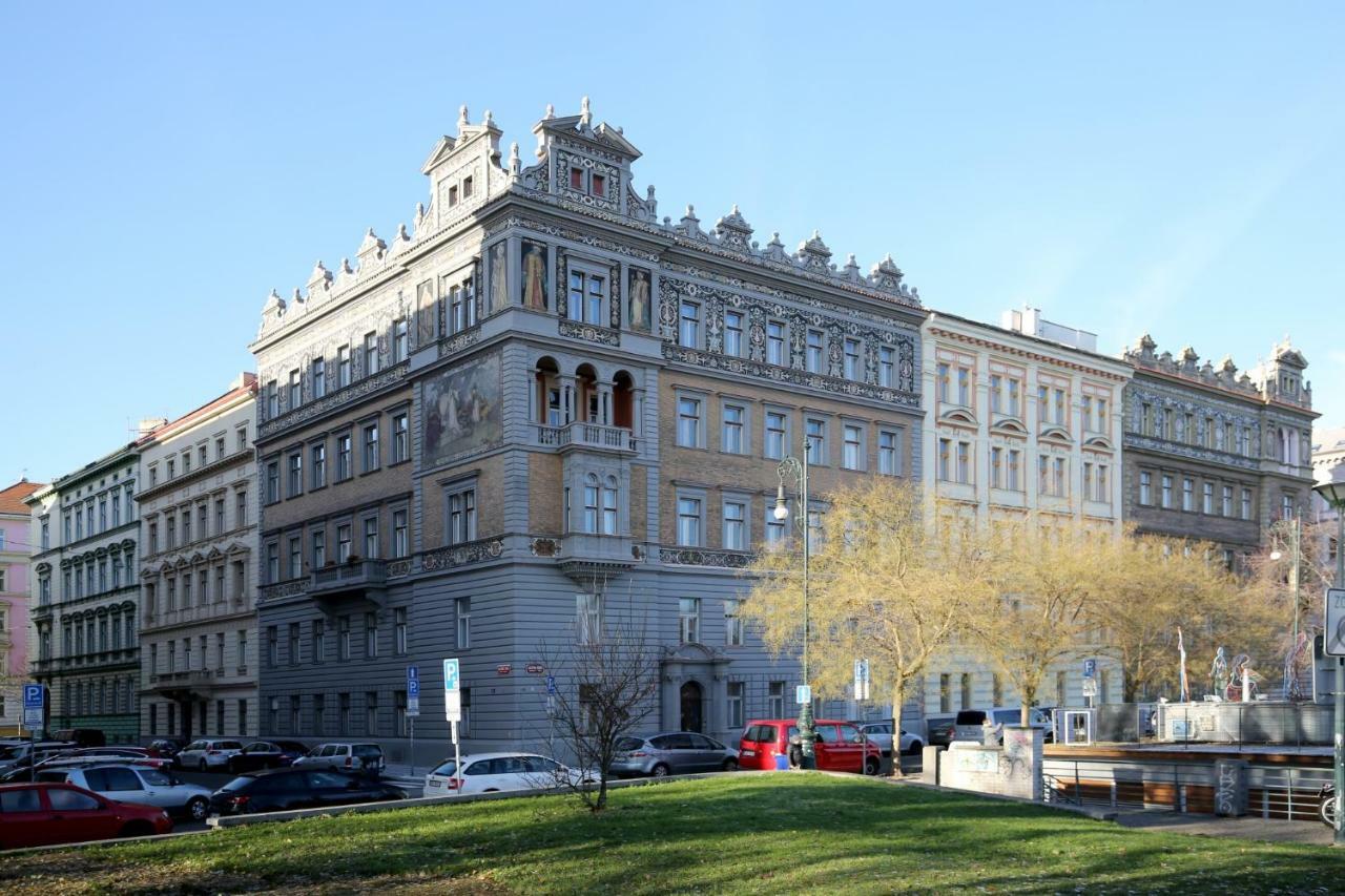 Apartman Dalia Janackovo Nabrezi Prag Exteriör bild