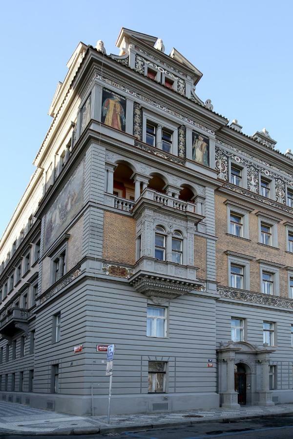 Apartman Dalia Janackovo Nabrezi Prag Exteriör bild